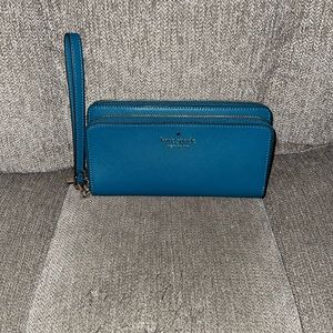Kate spade carry all wristlet